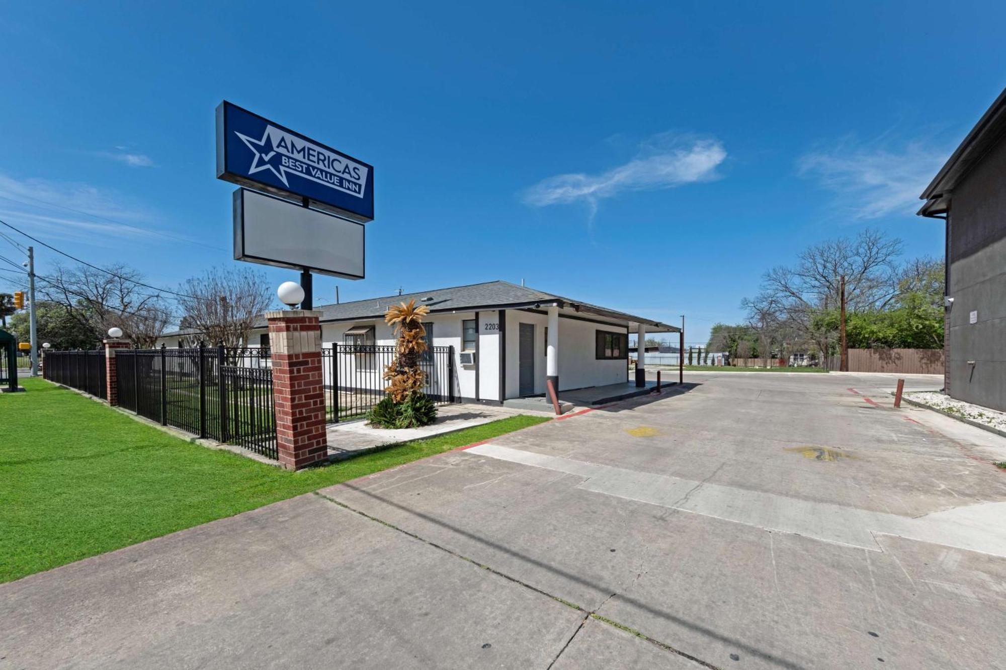 Americas Best Value Inn San Antonio Downtown Riverwalk 外观 照片